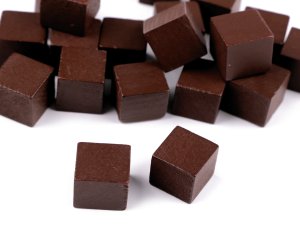 Dřevěné kostky 15x15 mm - hnědá tmavá (20 ks) - VÝPRODEJ